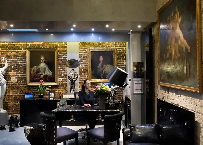 Hotel Plaza Elysees Parijs